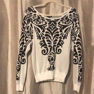 🔴SOLD🔴 Off the shoulder, XOXO sweater